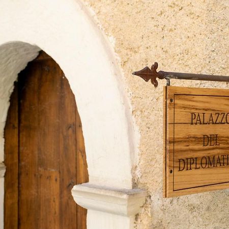 Palazzo Del Diplomatico Villa Belmonte Calabro Exterior foto