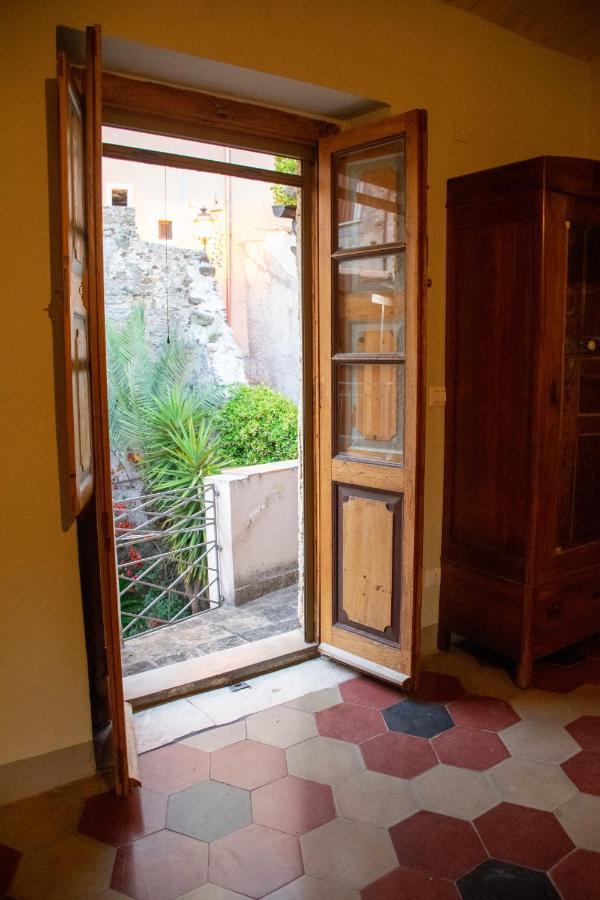 Palazzo Del Diplomatico Villa Belmonte Calabro Exterior foto